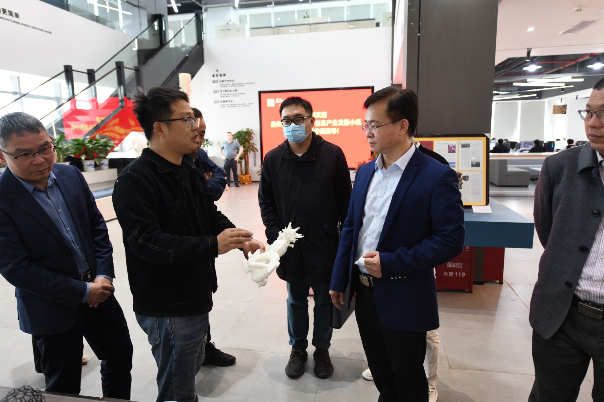 促協作，謀發展！泉州市洛江區電子信息產業發展小組蒞臨金石三維參觀調研